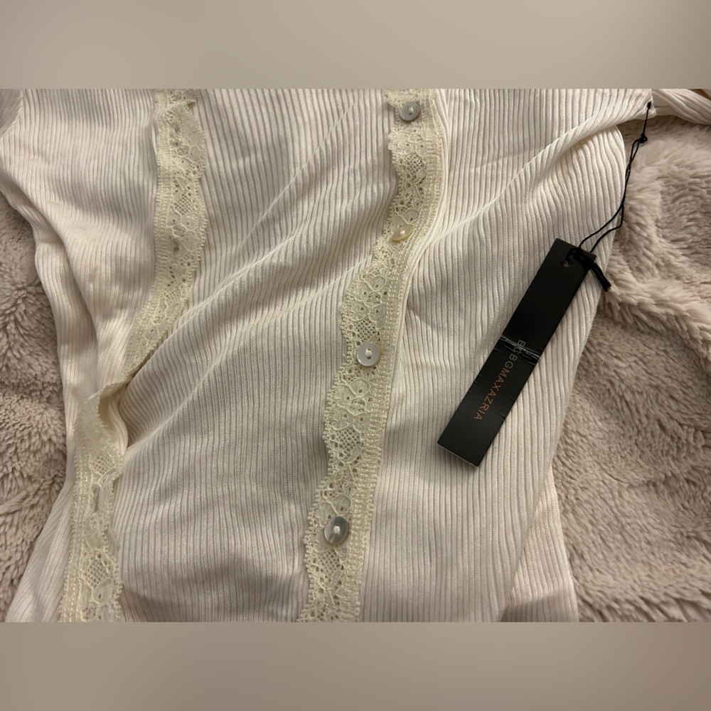 BCBG Maxazria Cardigan. New With Tag!